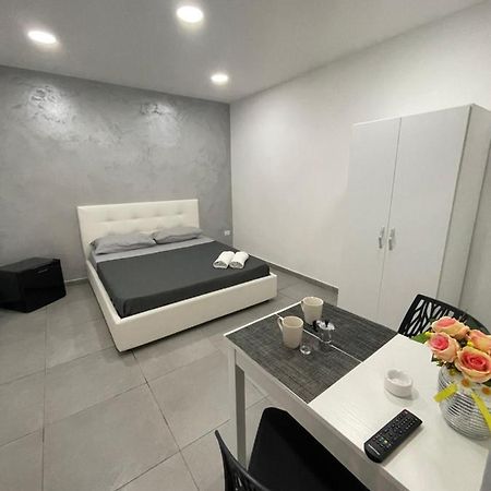 House Nunu Apartment เนเปิลส์ ภายนอก รูปภาพ