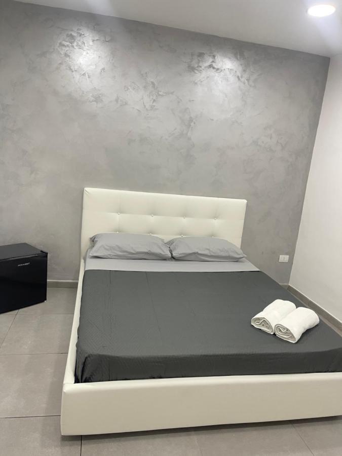 House Nunu Apartment เนเปิลส์ ภายนอก รูปภาพ