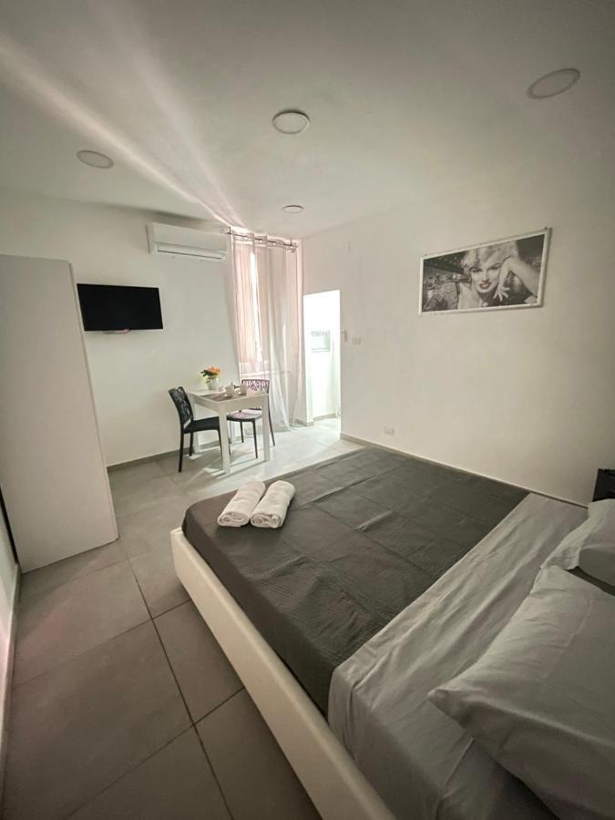 House Nunu Apartment เนเปิลส์ ภายนอก รูปภาพ